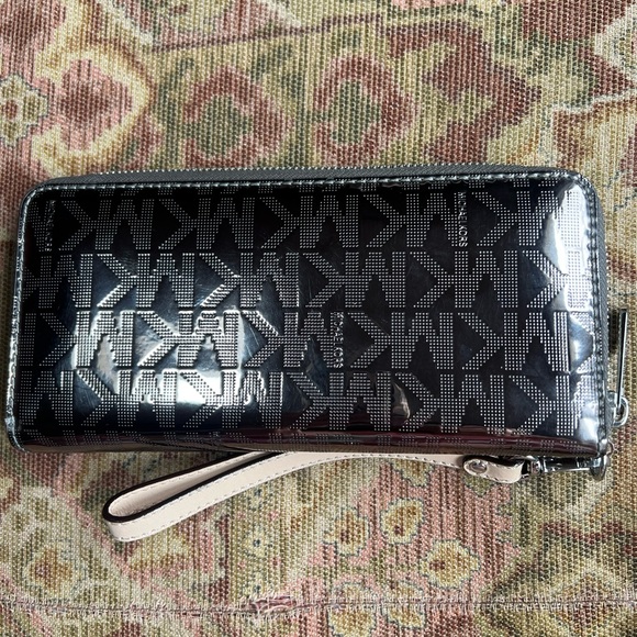 Michael Kors Gunmetal Wallet NWOT - Picture 3 of 6